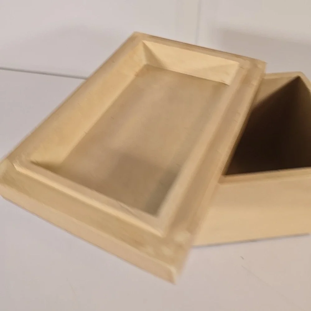 Small Lidded Trinket Ring Box 